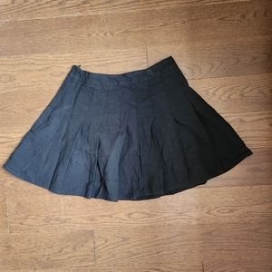 Black Pleated Mini-Skirt